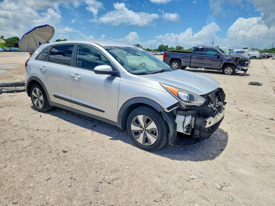 2017 KIA NIRO FE 4