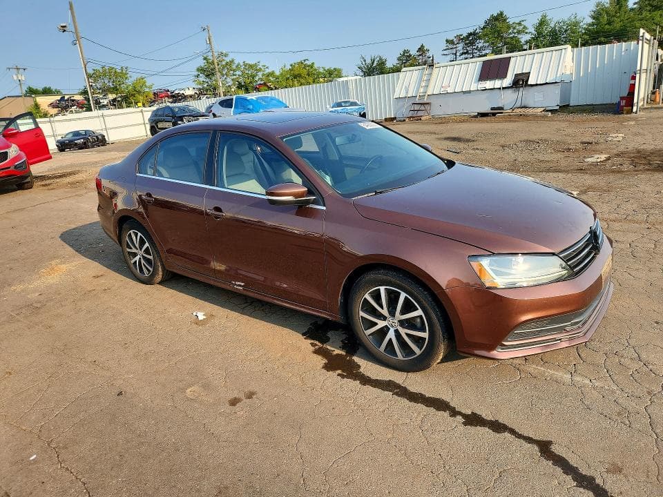 2017 VOLKSWAGEN JETTA SE 4