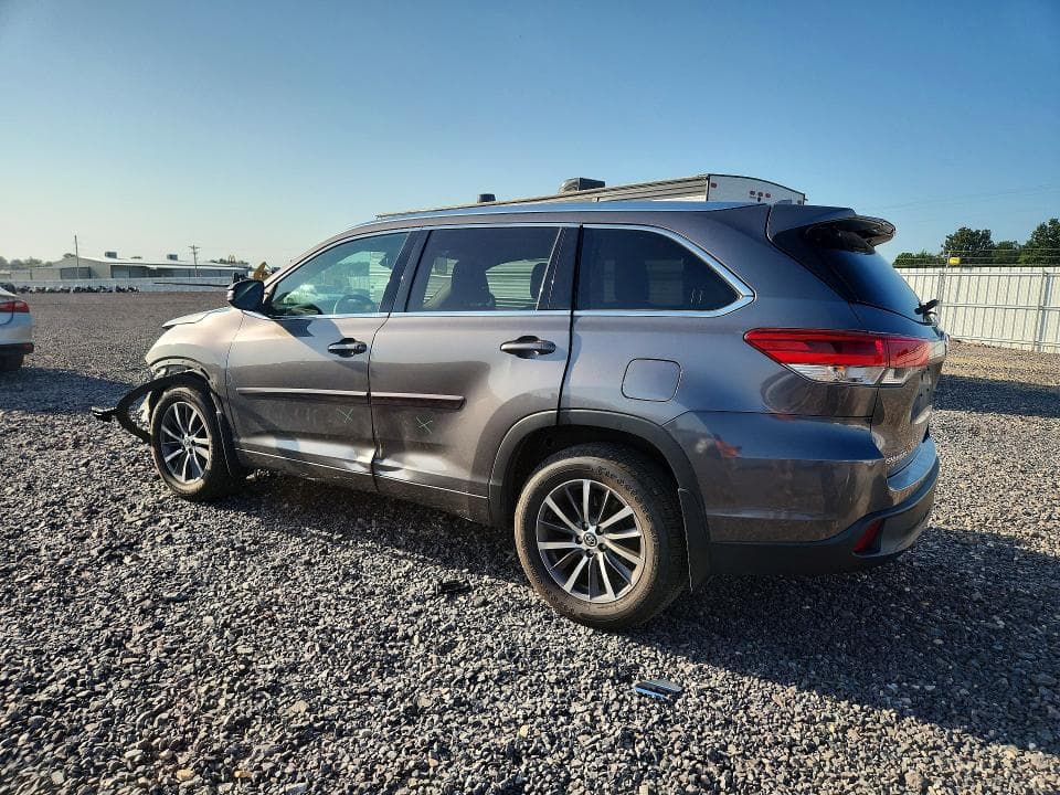 2017 TOYOTA HIGHLANDER XLE 2