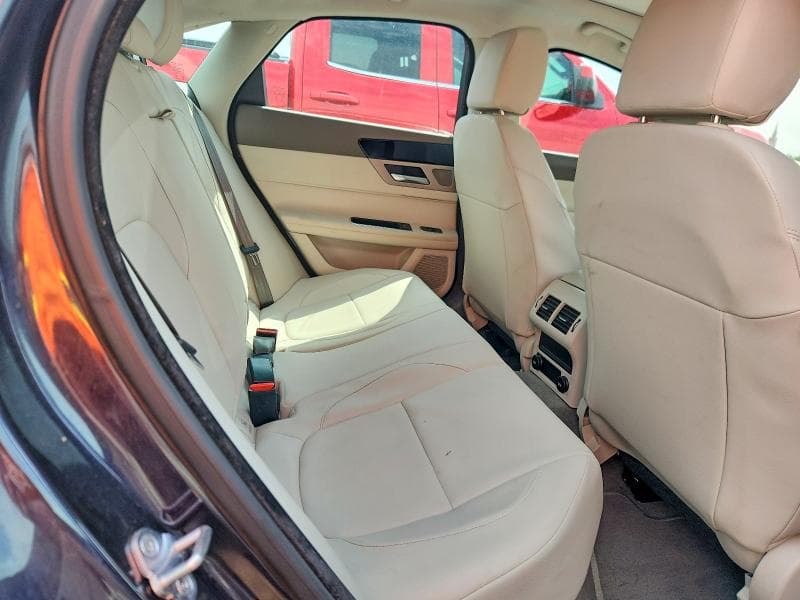 2017 JAGUAR XF PREMIUM 10