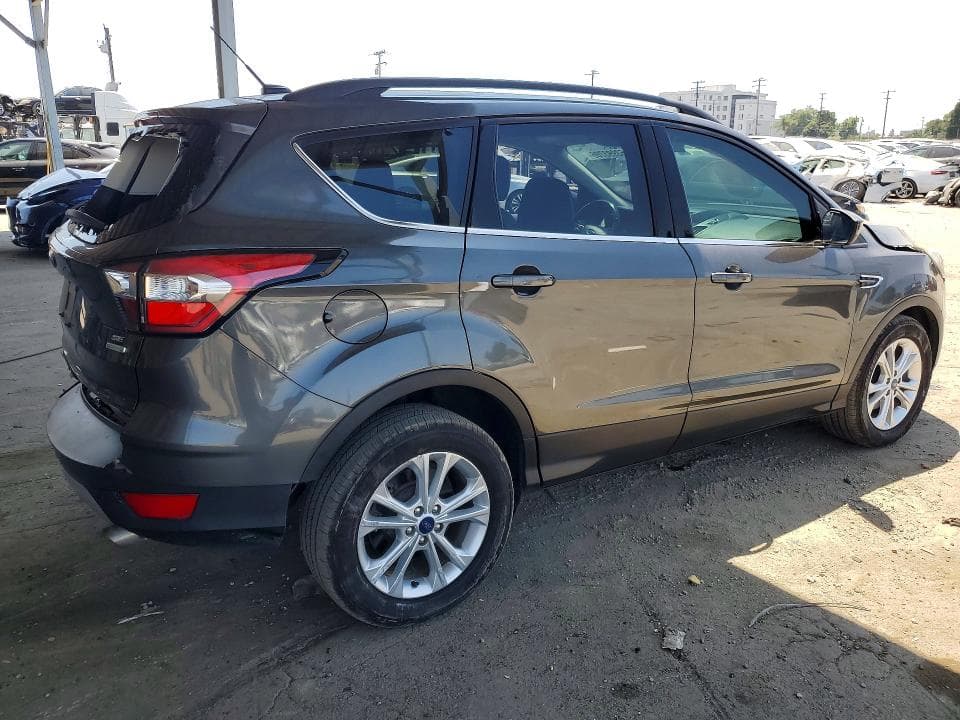 2017 FORD ESCAPE SE 3