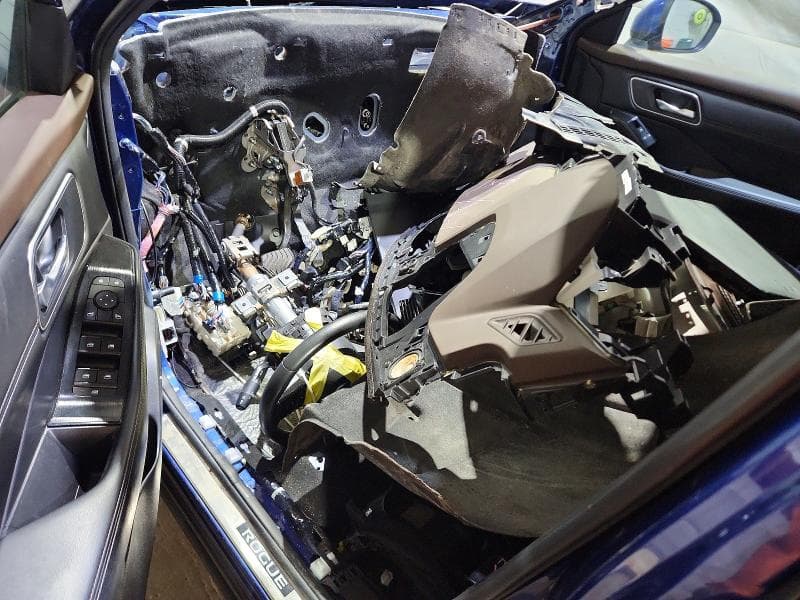 2021 NISSAN ROGUE SV 8