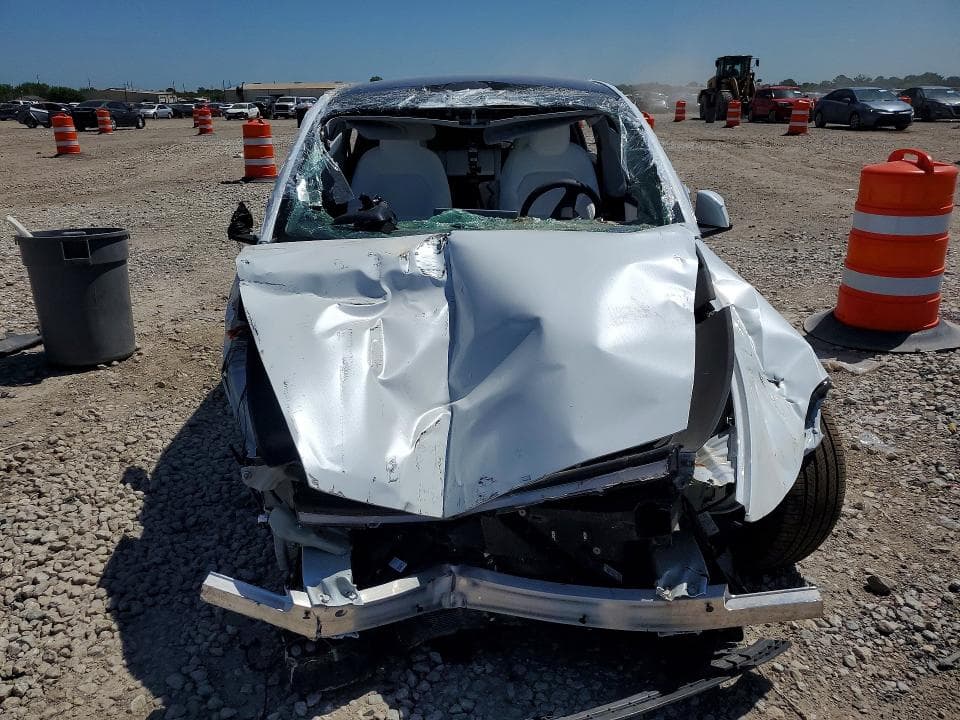 2026 TESLA MODEL Y 5