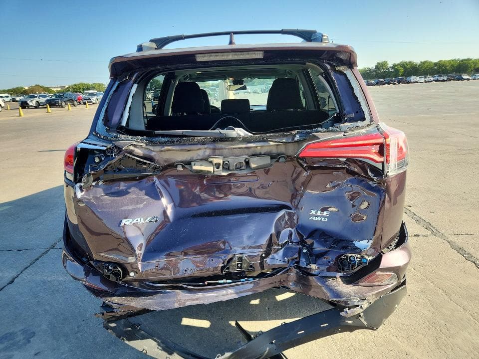 2017 TOYOTA RAV4 XLE 6