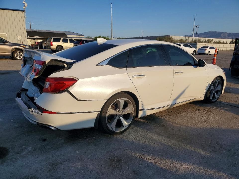 2018 HONDA ACCORD TOURING 3