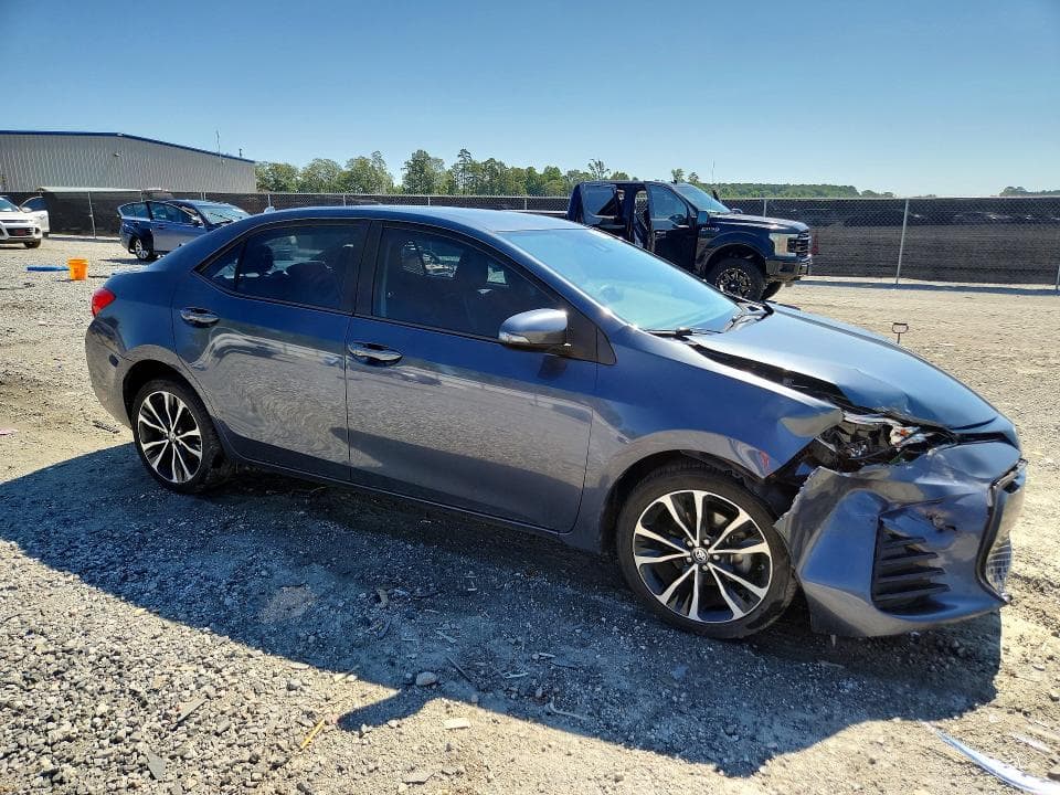 2018 TOYOTA COROLLA XSE 4