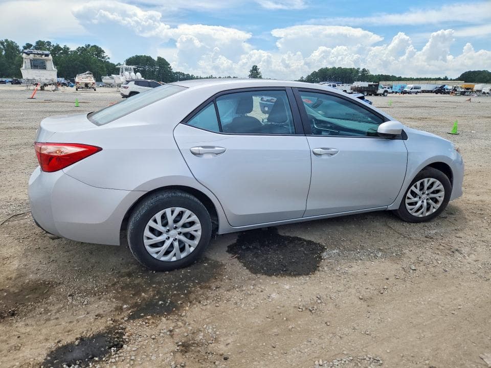 2018 TOYOTA COROLLA LE 3