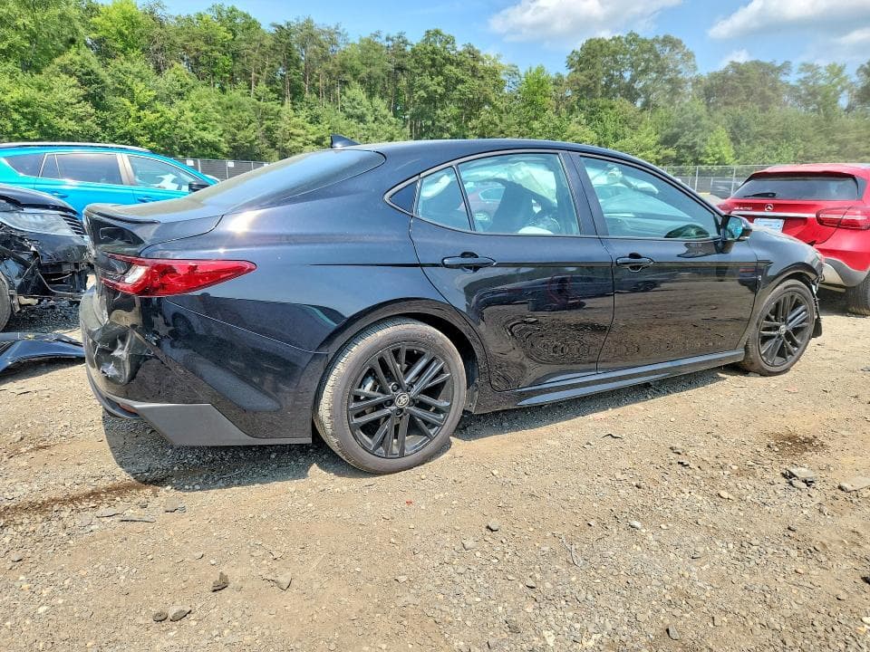 2025 TOYOTA CAMRY SE 3