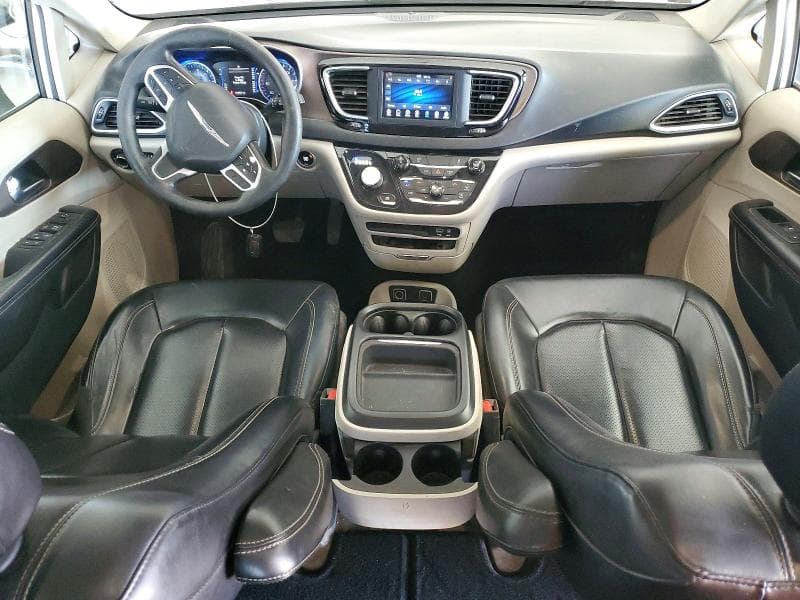 2020 CHRYSLER VOYAGER LXI 8