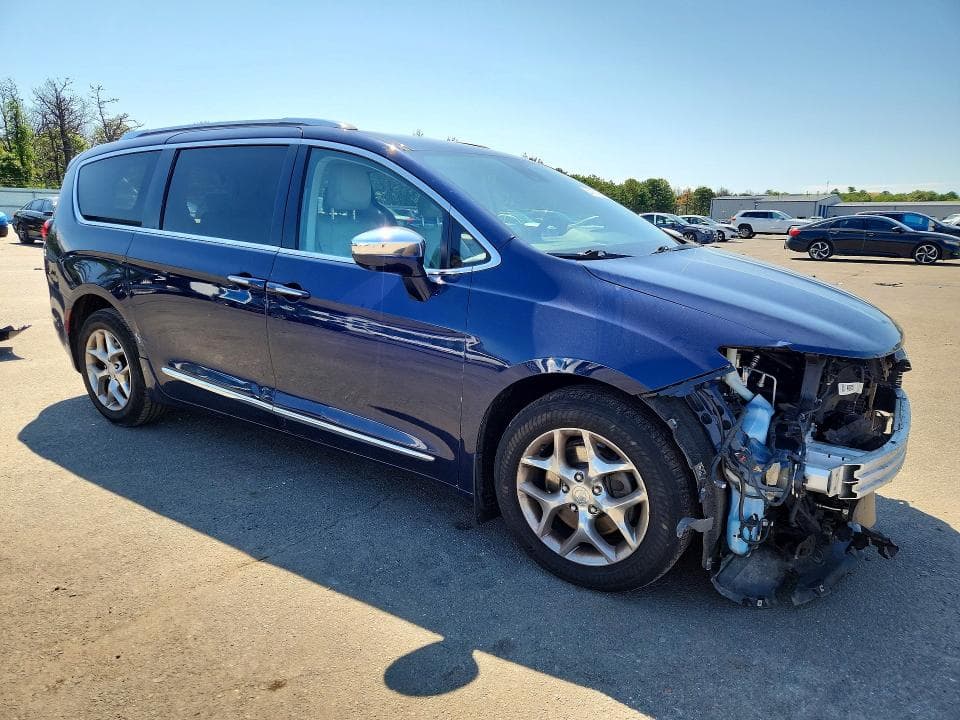 2018 CHRYSLER PACIFICA LIMITED 4