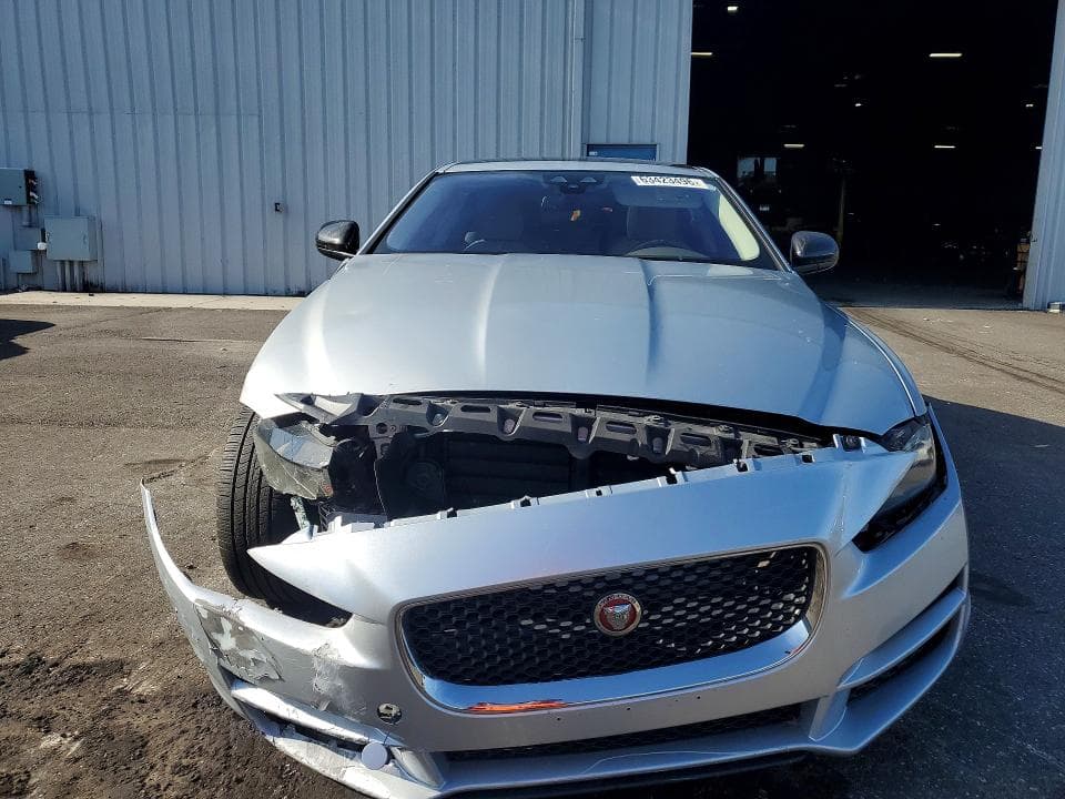 2017 JAGUAR XE 5