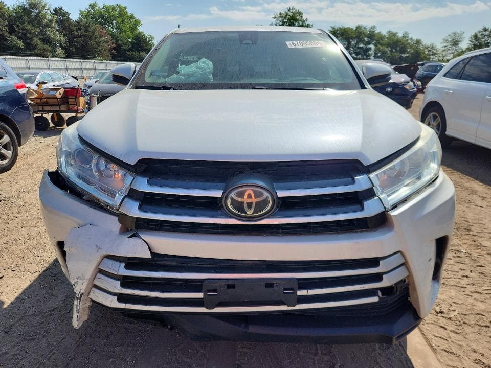 2018 TOYOTA HIGHLANDER LE 5