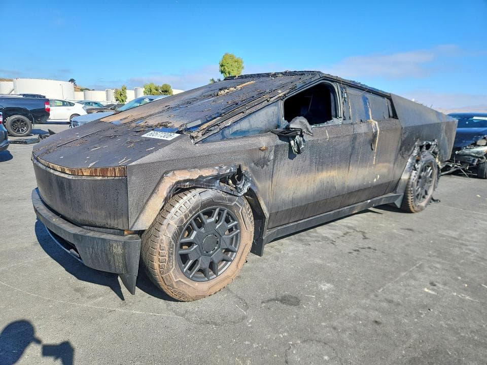 2024 TESLA CYBERTRUCK - 1