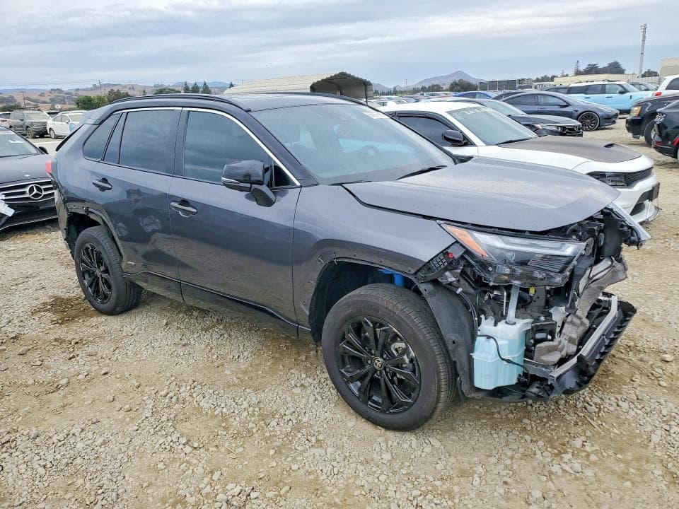 2025 TOYOTA RAV4 XSE 4