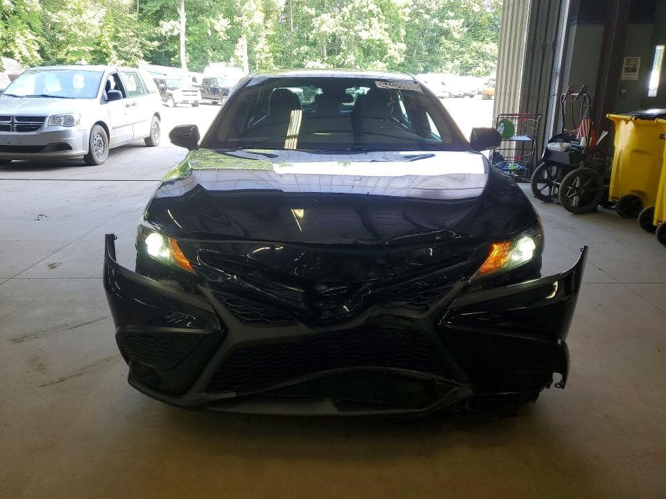 2022 TOYOTA CAMRY SE 5