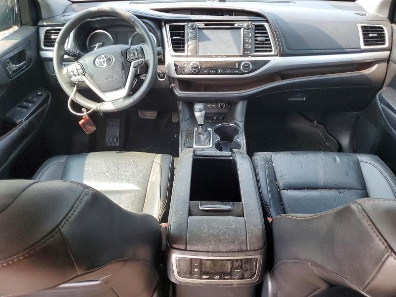2019 TOYOTA HIGHLANDER XLE 8
