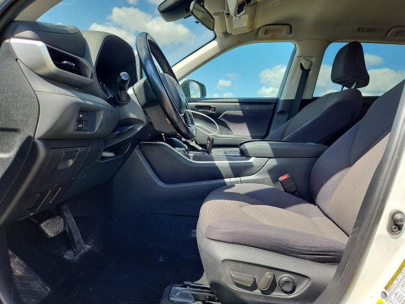 2021 TOYOTA HIGHLANDER HYBRID LE 7