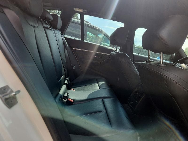 2018 BMW 330 XI 10