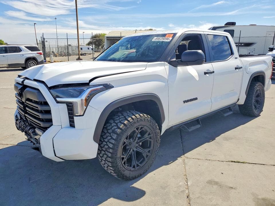 2026 TOYOTA TUNDRA SR5