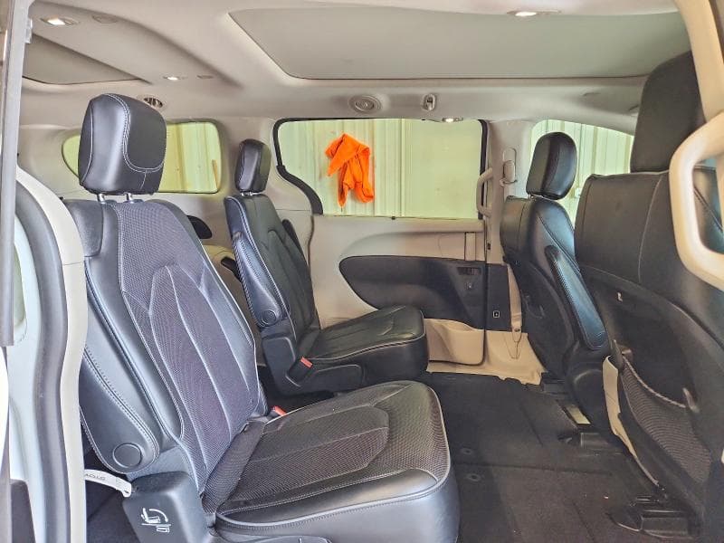 2017 CHRYSLER PACIFICA LIMITED 11