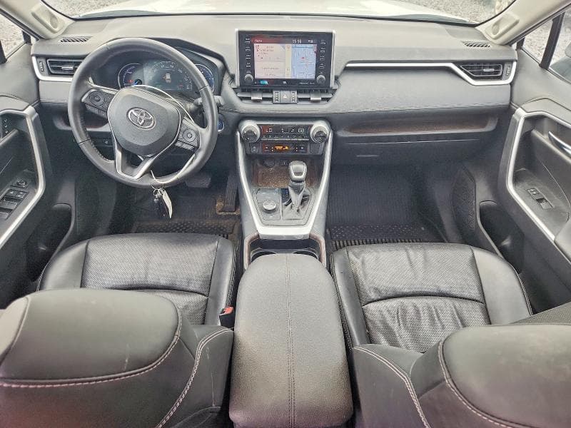 2020 TOYOTA RAV4 LIMITED 8
