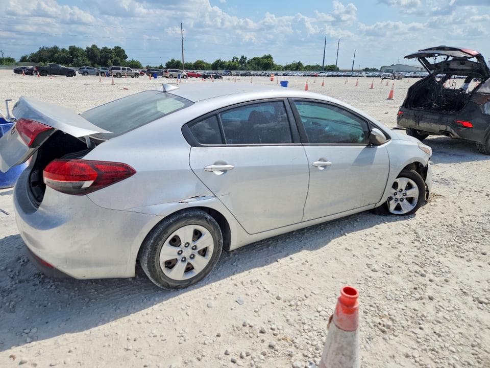 2017 KIA FORTE LX 3