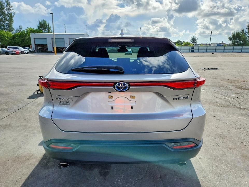 2021 TOYOTA VENZA LE 6