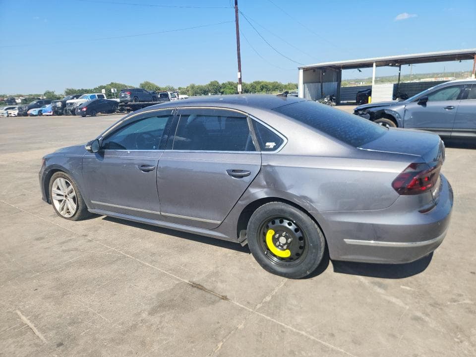 2017 VOLKSWAGEN PASSAT SE 2