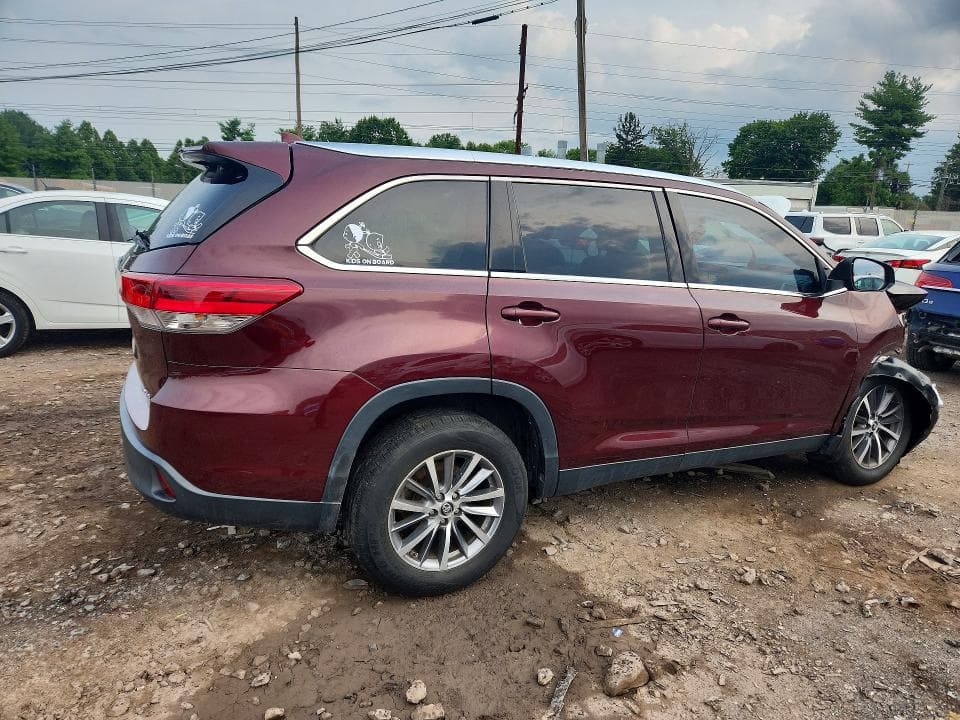 2019 TOYOTA HIGHLANDER XLE 3