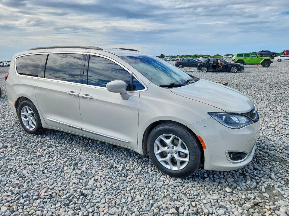 2017 CHRYSLER PACIFICA TOURING L 4