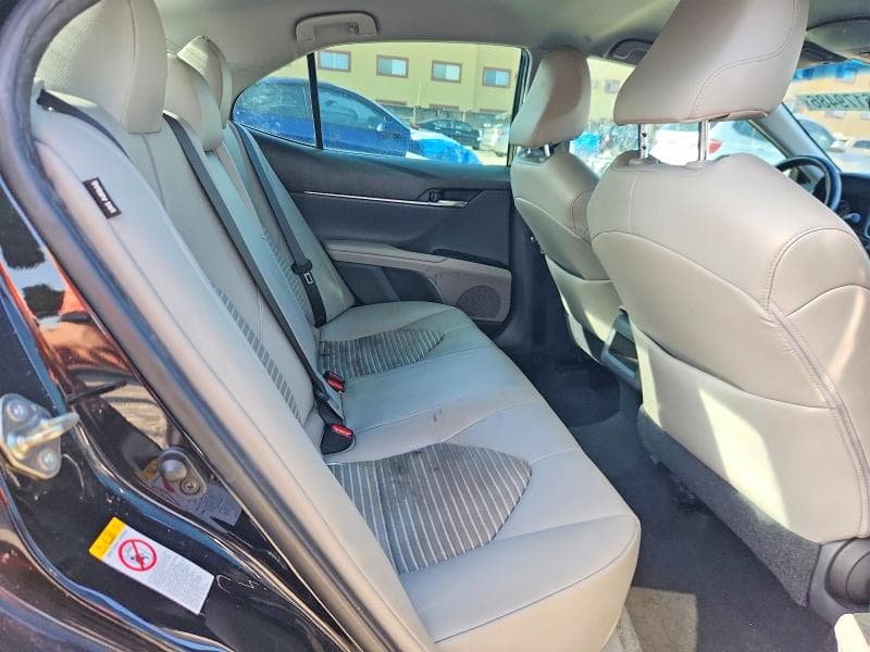 2018 TOYOTA CAMRY SE 10