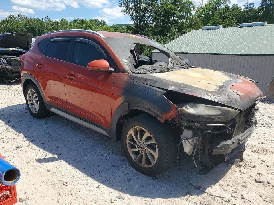 2017 HYUNDAI TUCSON SE 4