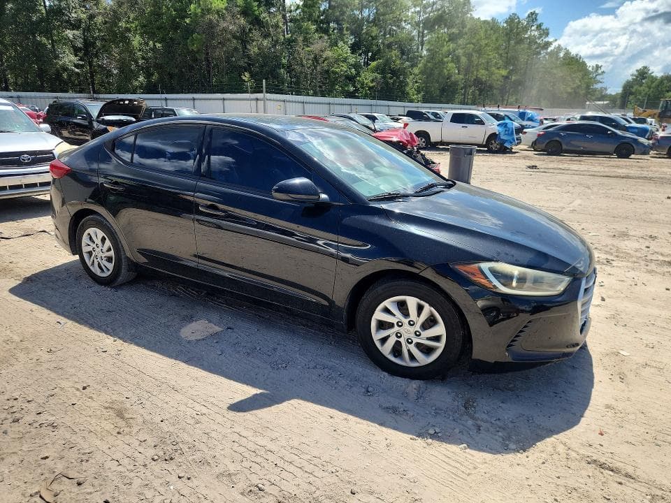 2017 HYUNDAI ELANTRA SE 4