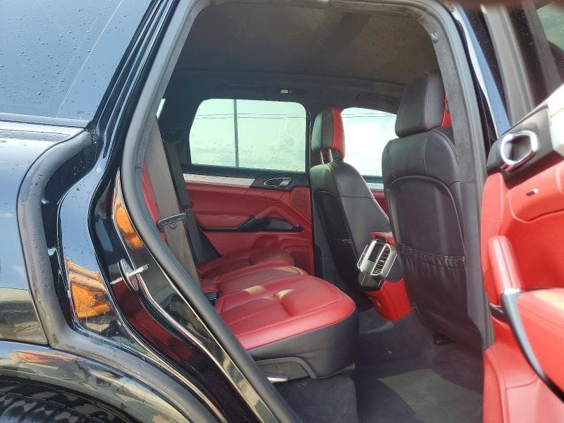 2017 PORSCHE CAYENNE GTS 11