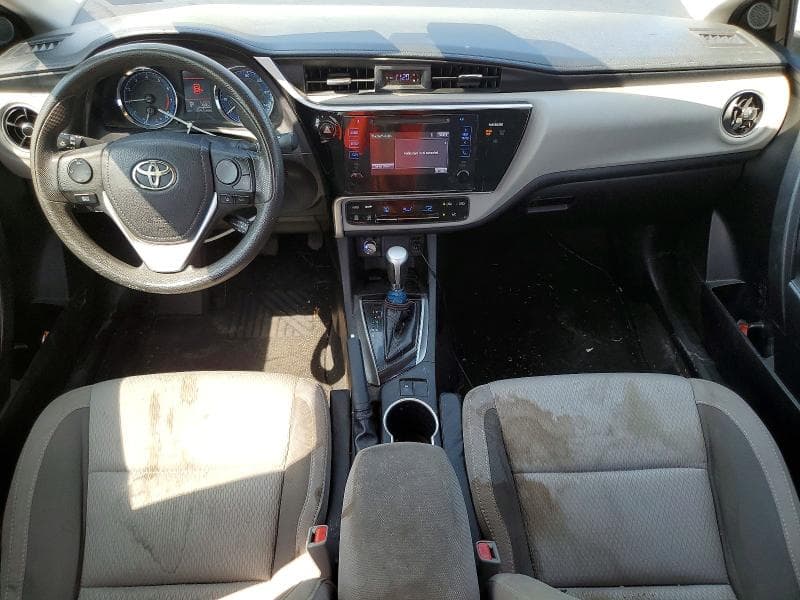 2017 TOYOTA COROLLA LE 8
