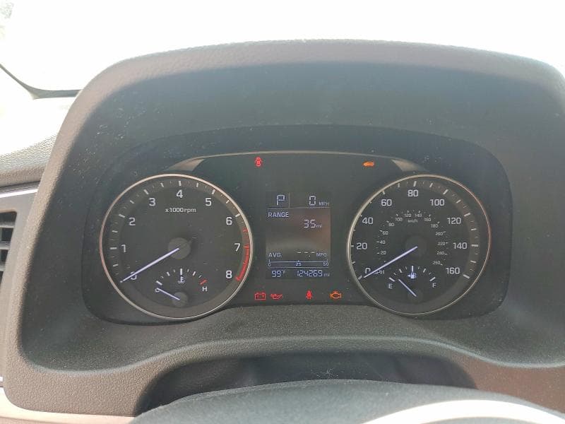 2017 HYUNDAI ELANTRA SE 9