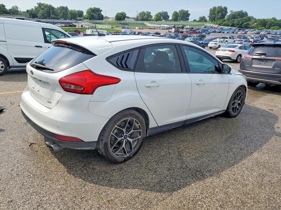 2017 FORD FOCUS SEL 3