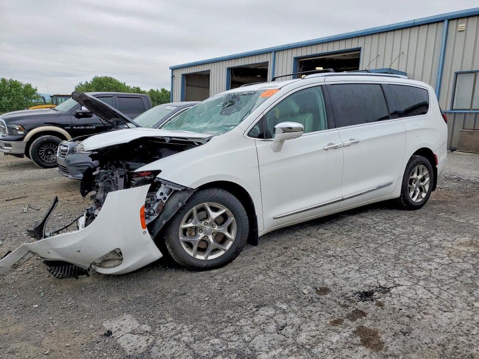 2017 CHRYSLER PACIFICA LIMITED - 1