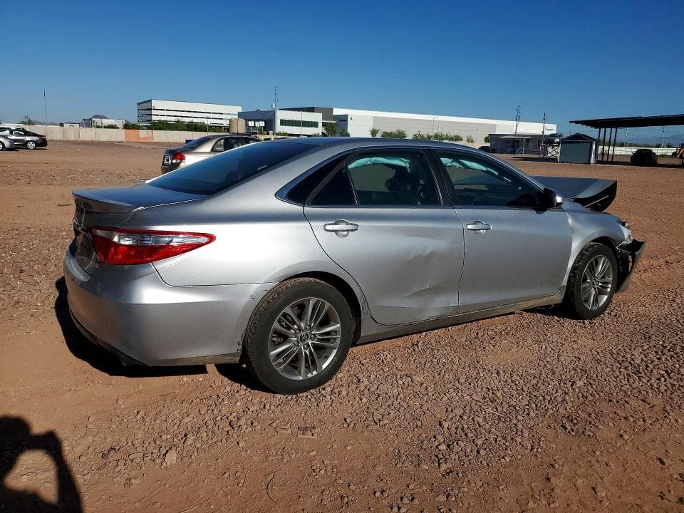 2017 TOYOTA CAMRY SE 3