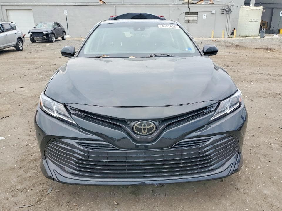 2018 TOYOTA CAMRY LE 5