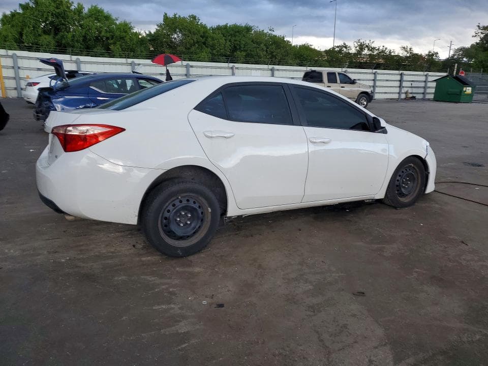 2018 TOYOTA COROLLA LE 3
