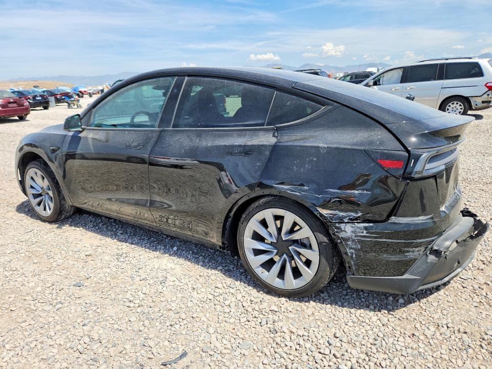 2026 TESLA MODEL Y 2