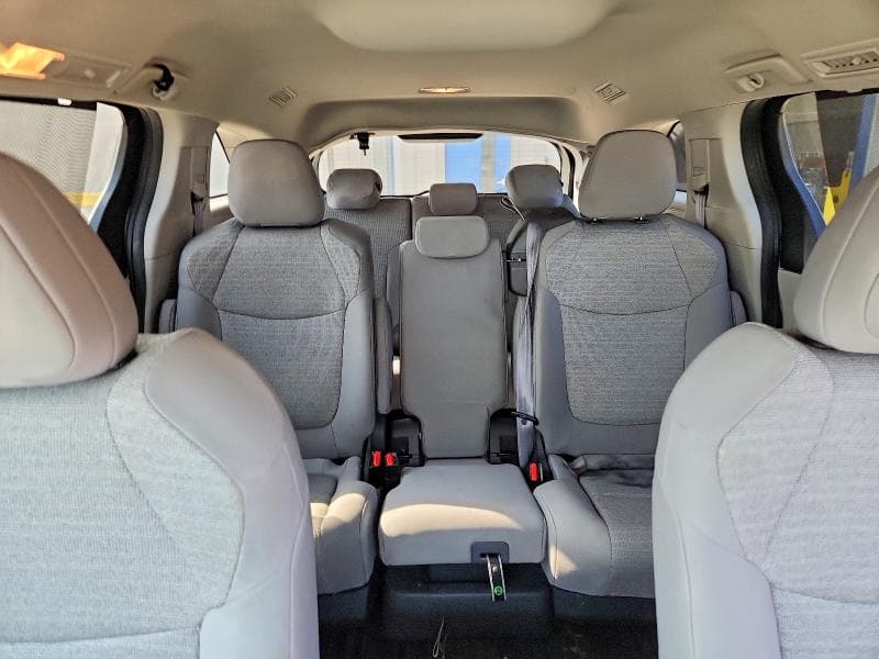 2021 TOYOTA SIENNA LE 10