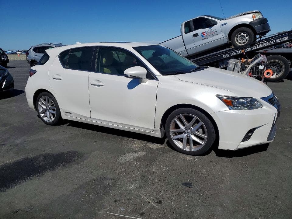 2017 LEXUS CT 200 4