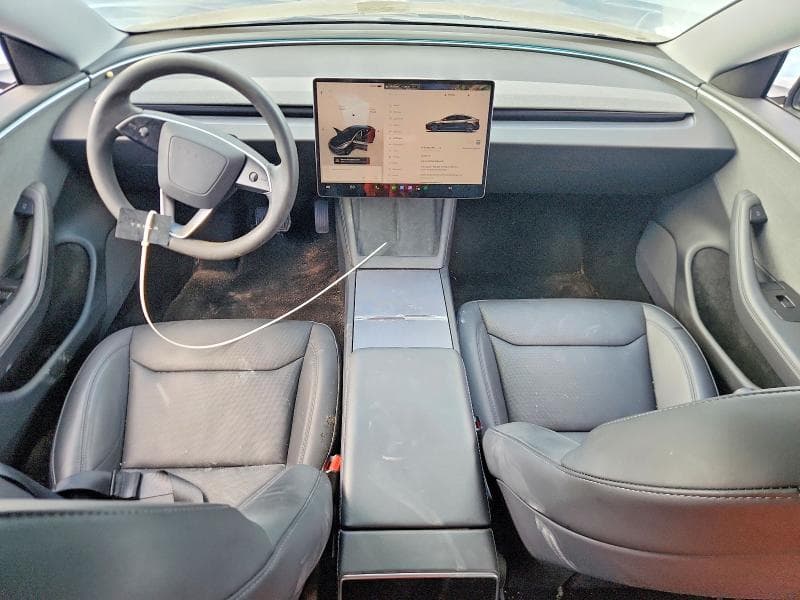 2025 TESLA MODEL 3 8