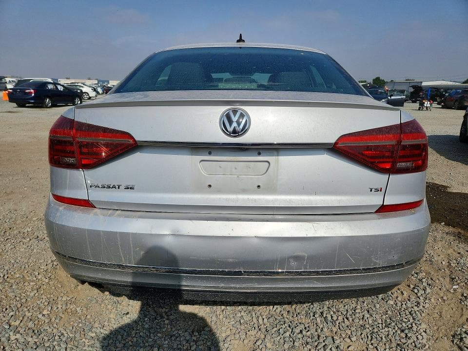 2017 VOLKSWAGEN PASSAT SE 6