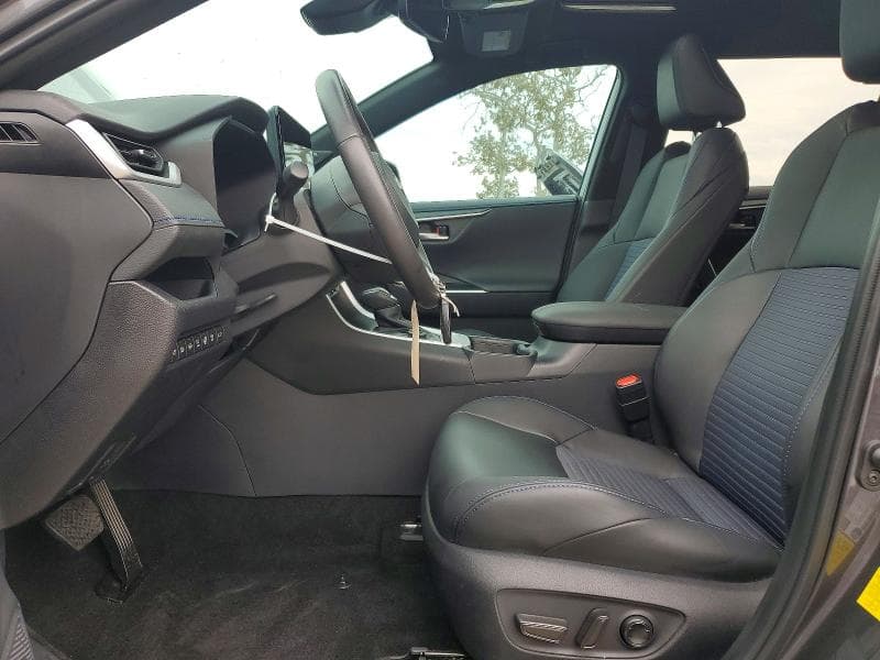 2025 TOYOTA RAV4 XSE 7