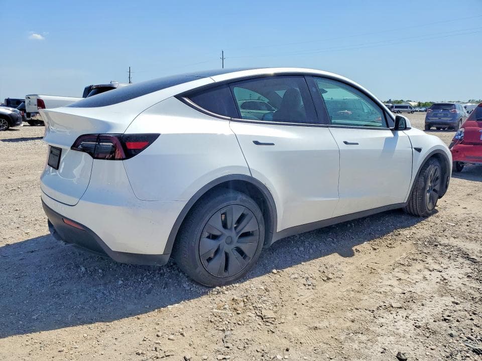 2024 TESLA MODEL Y 3