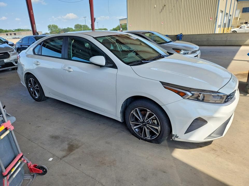 2023 KIA FORTE LXS 4