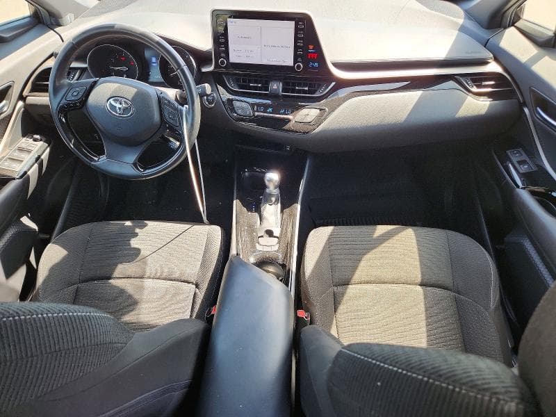 2019 TOYOTA C-HR XLE 8